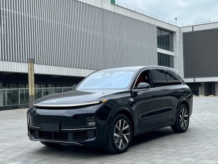 Smart Auto L8 Flagship 6-Seat Family  And Home SUV New Energy Vehicle 1350KM Range, Hybrid System Silver